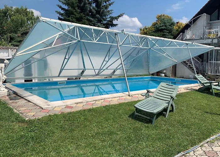 Peter's Aparthotel 3*